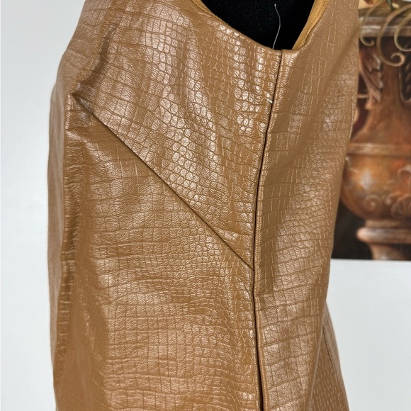 Shelby & Palmer Elegant Tan Sleeveless Dress size 6 - Picture 7 of 12